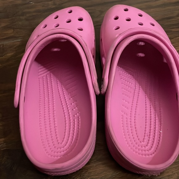 Pink crocs 🩷 - Picture 2 of 2